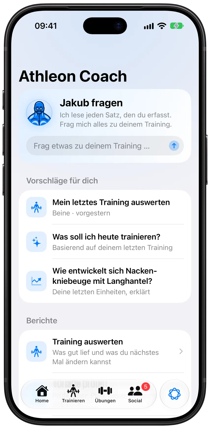 Der Coach-Tab in Athleon: „Jakub fragen“, „Vorschläge für dich“ und der Anfang der „Berichte“