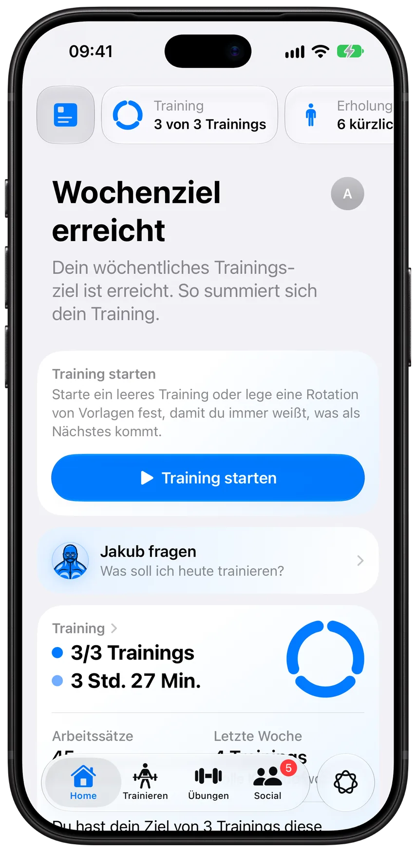Die Ansicht „Home“ in Athleon: das erreichte Wochenziel, „Training starten“, „Jakub fragen“ und der Trainingsring dieser Woche