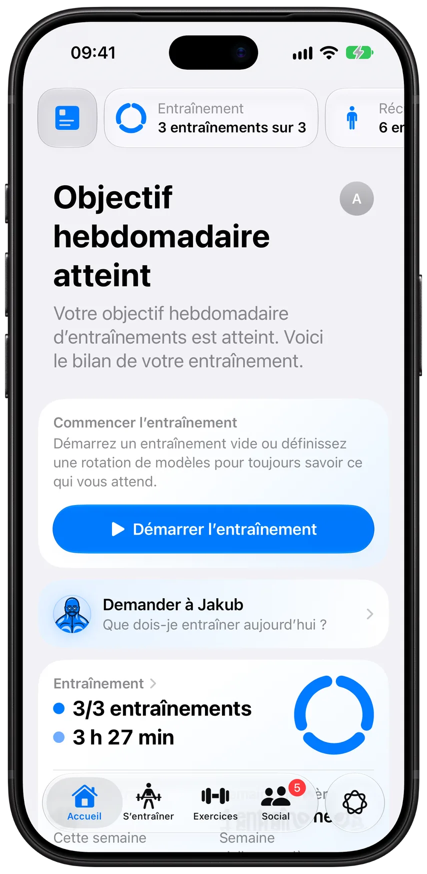 L’écran Accueil d’Athleon&nbsp;: l’objectif hebdomadaire atteint, Démarrer l’entraînement, Demander à Jakub et l’anneau d’entraînement de la semaine