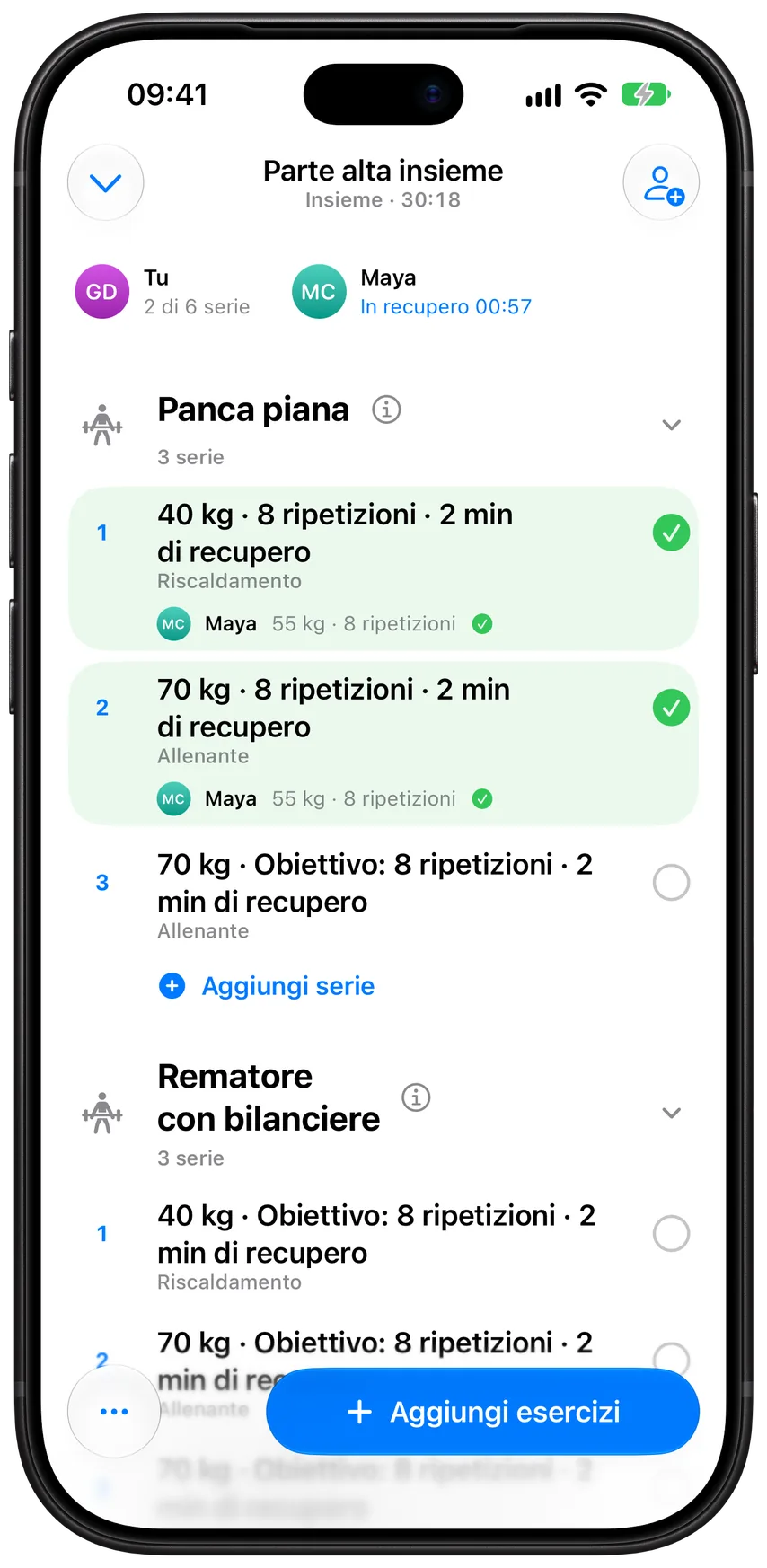 Un allenamento insieme in Athleon: una sessione per la parte superiore del corpo condivisa da te e Maya, con i suoi pesi e le sue ripetizioni sotto ognuna delle tue serie